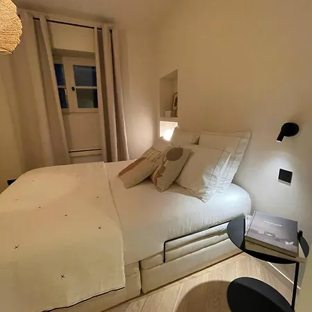 Marais - Fancy One-bedroom Decorated With Taste