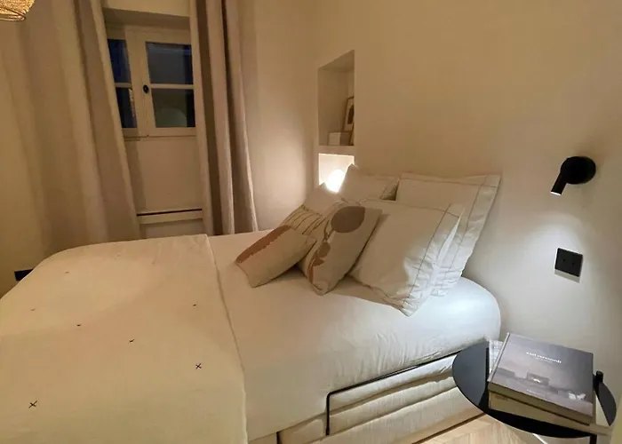 Marais - Fancy One-bedroom Decorated With Taste