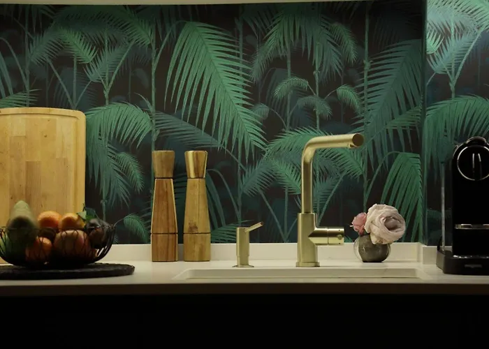 Marais - Fancy One-bedroom Decorated With Taste *