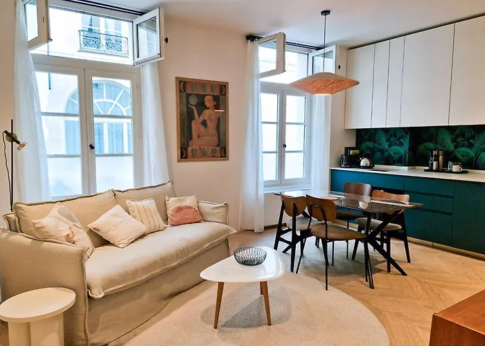 Marais - Fancy One-bedroom Decorated With Taste Paris